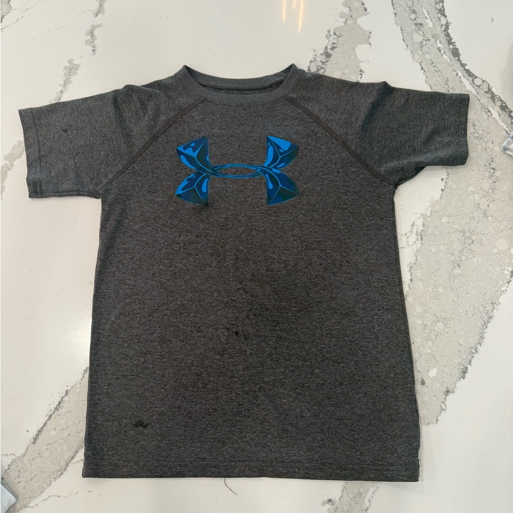 Under Armour Kids Charcoal Tee with Electric Blue Logo Youth Small